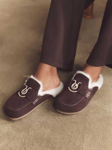 B by Ted Baker - Zapatillas de casa en marrón