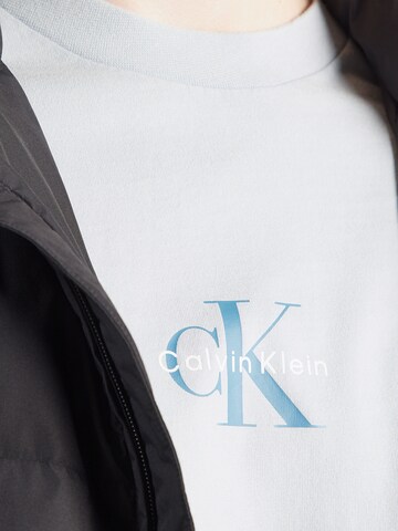 Calvin Klein Jeans Póló '90S' - szürke