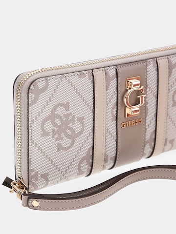 GUESS Portemonnaie 'Erenia' in Beige