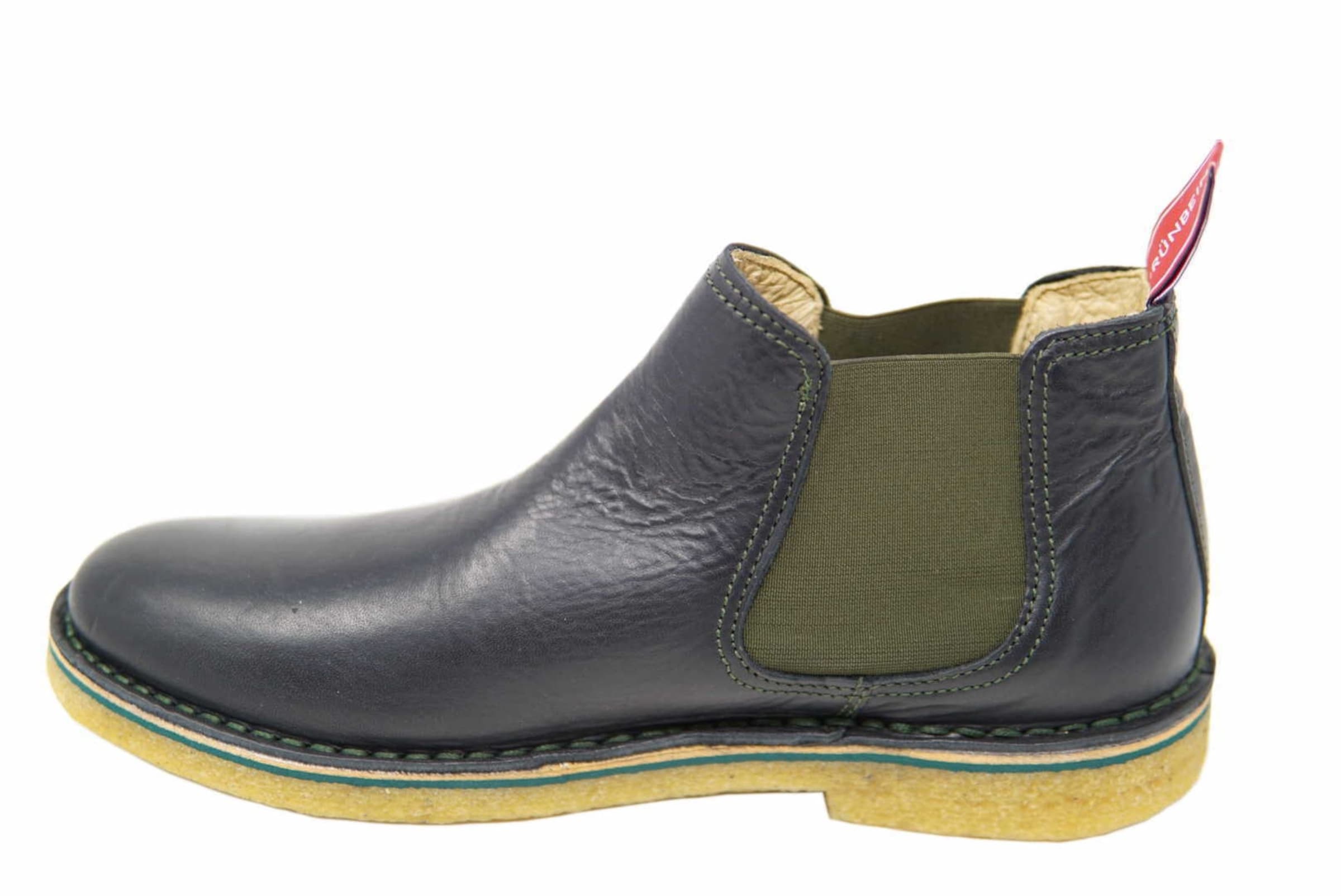 Grünbein Chelsea Boots in Black: front