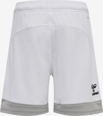 Hummel Regular Sportshorts in Weiß