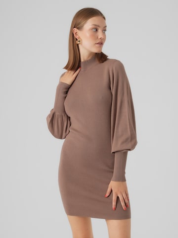 VERO MODA Knitted dress 'Holly' in Brown: front