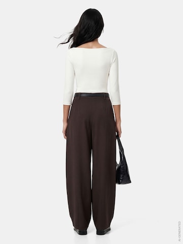 Baggy Pantaloni con pieghe 'PCOLIVIA' di PIECES in marrone