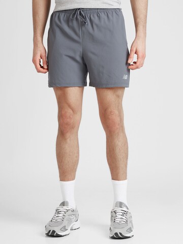 new balance Regular Sportshorts in Grau: predná strana