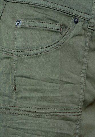 CECIL Regular Shorts in Grün