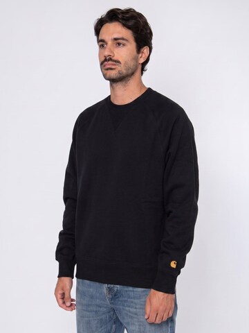 Carhartt WIP Sweatshirt 'CHASE SWEAT BLACK / GOLD' in Zwart: voorkant