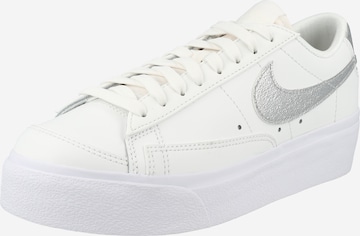 Baskets basses 'Blazer' Nike Sportswear en blanc : devant