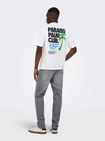 Tricou 'ONSFRED ESCAPE' de la Only & Sons pe alb: față
