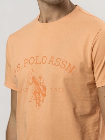 U.S. POLO ASSN. Regular Fit Paita 'UMARCHIBALD' värissä oranssi