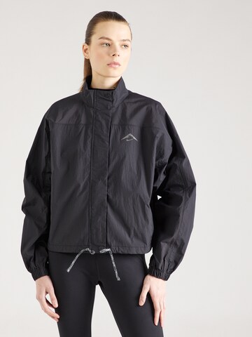 NIKE Trainingsjack in Zwart: voorkant