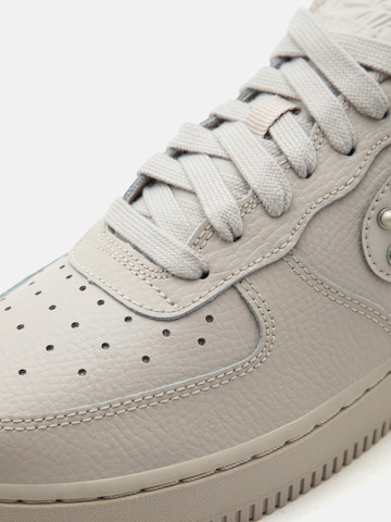 bēšs Nike Sportswear Zemie brīvā laika apavi 'AIR FORCE 1 '07'