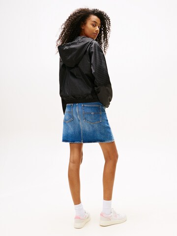 Tommy Jeans Přechodná bunda – černá