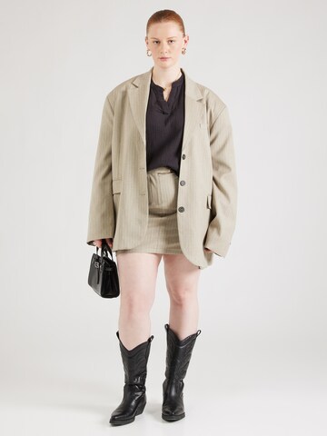 Chemisier 'THYRA' ONLY Carmakoma en gris
