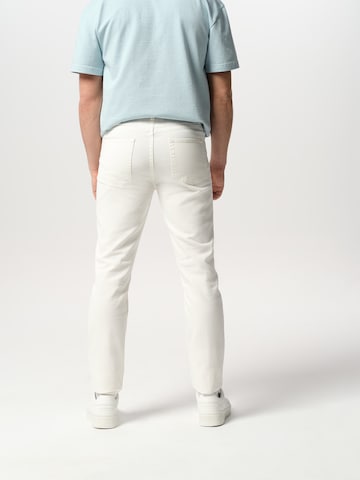 ABOUT YOU x Jaime Lorente Slim fit Jeans 'Rafael' in White