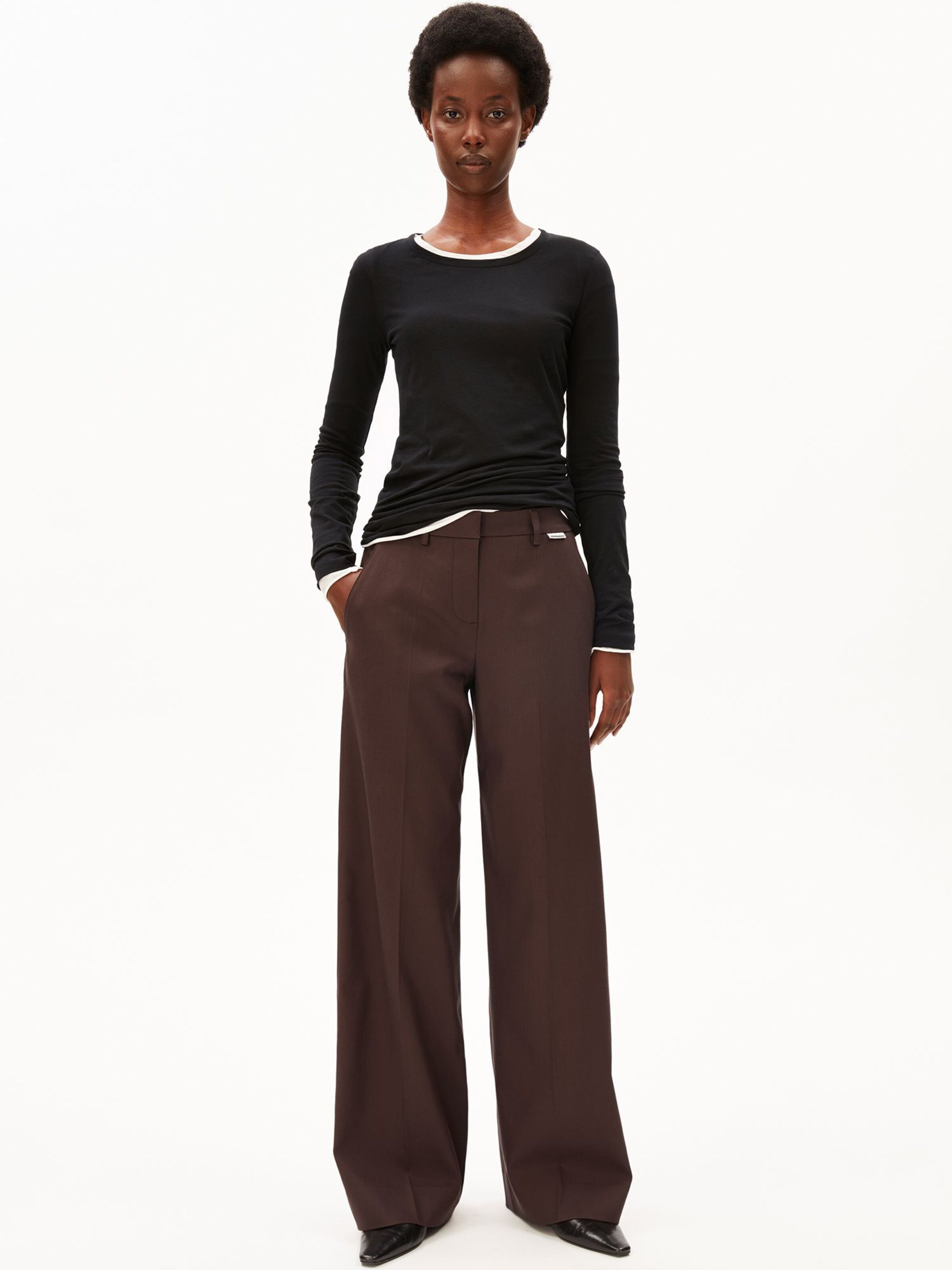 ARMEDANGELS Regular Trousers in Brown: front