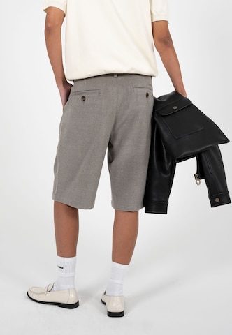 Prohibited Loosefit Bandplooibroek 'Podium' in Grijs