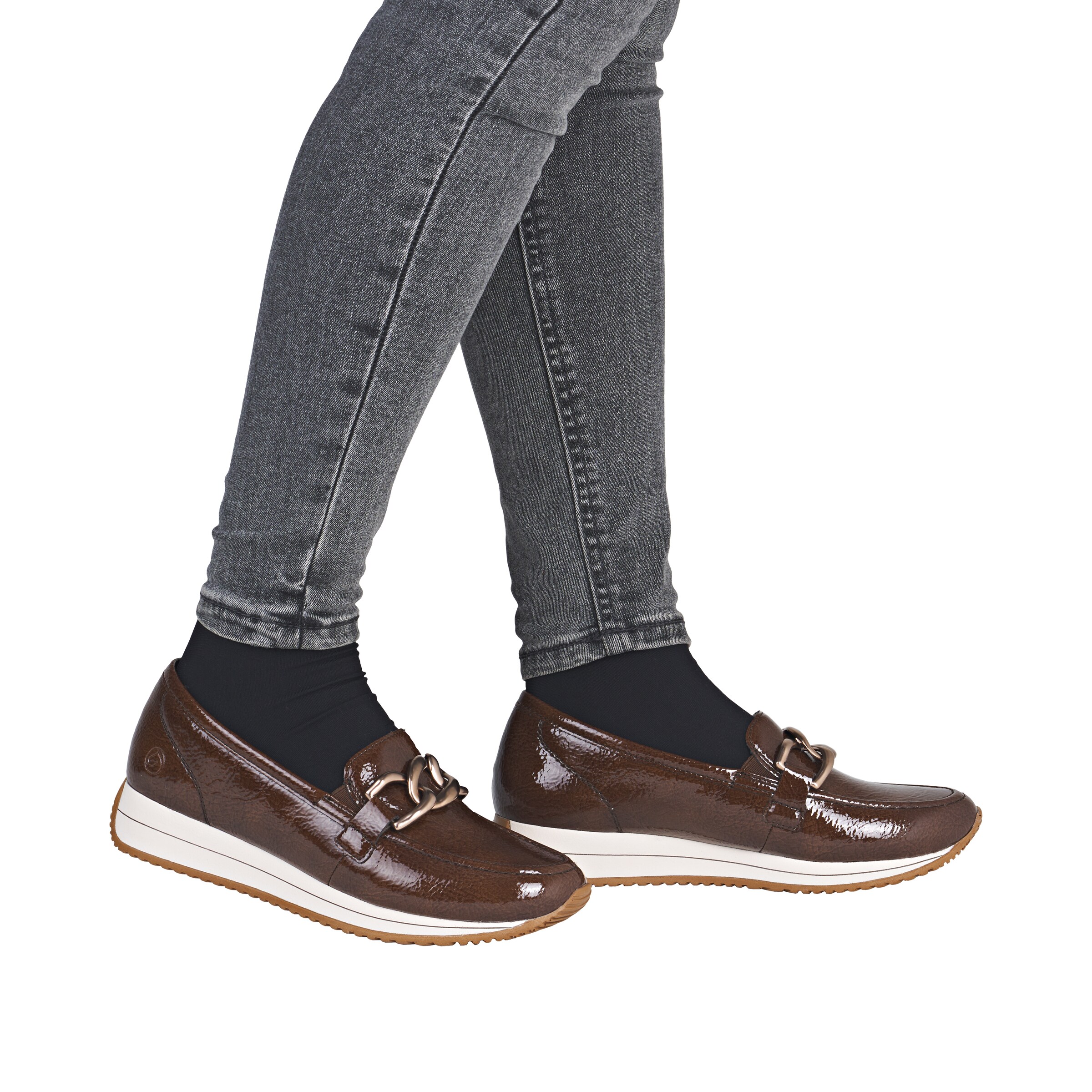 Chaussure basse REMONTE en marron : devant