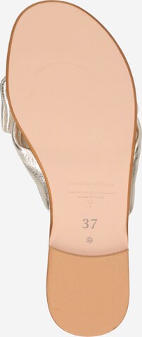 ABOUT YOU Teenslipper 'Alessandra' in Goud