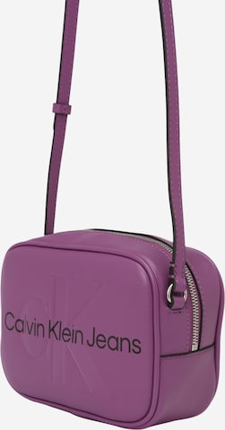 Calvin Klein Jeans - Bolso de hombro en lila: frente