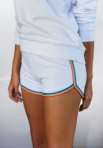 LASCANA Regular Shorts in Weiß: Vorderseite