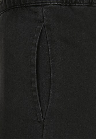 Urban ClassicsTapered Cargo hlače - crna boja