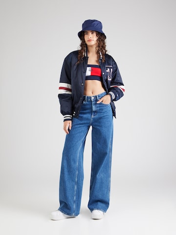 Top de la Tommy Jeans pe mai multe culori
