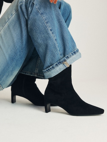 The Set Stiefelette in Schwarz