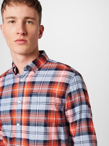 GARCIA Regular fit Button Up Shirt in Red