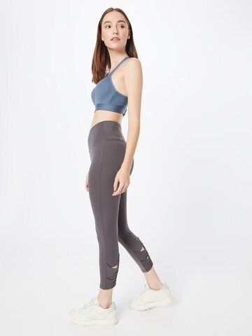 Skinny Pantaloni sportivi 'JUNE' di Marika in grigio