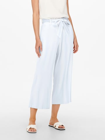 ONLY Široke hlačnice Hlače z naborki 'Caro' | bela barva: sprednja stran
