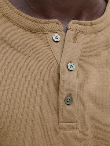 Jack & Jones Premium Shirt 'JPRBLUTYRELL' in Brown