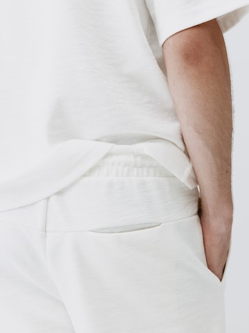 Loosefit Pantaloni di Pull&Bear in bianco