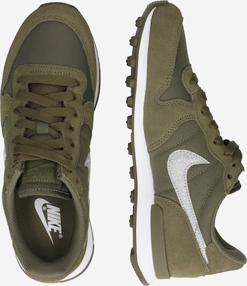 Nike Sportswear Σνίκερ χαμηλό 'Internationalist' σε πράσινο