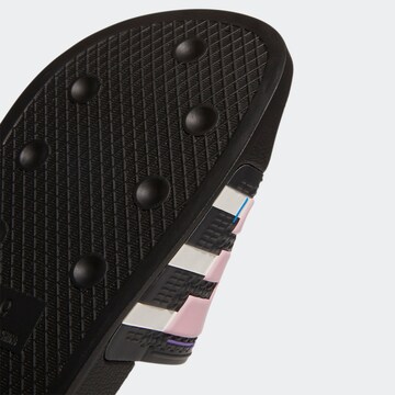 Claquettes / Tongs 'Pride' ADIDAS ORIGINALS en noir