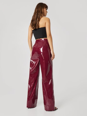 Wide Leg Pantalon 'Tamara' Katy Perry exclusive for ABOUT YOU en rouge