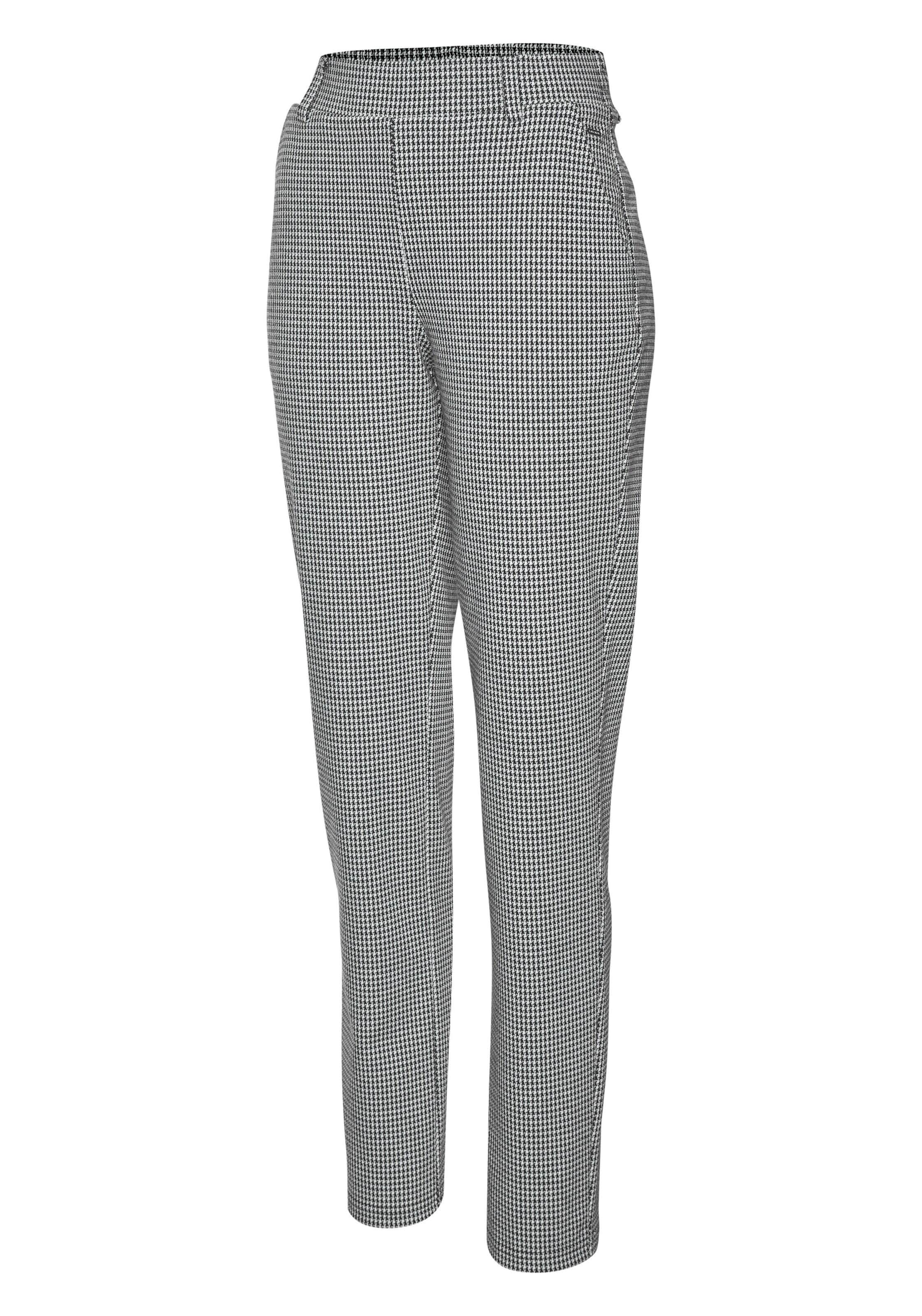 Regular Pantaloni de la LASCANA pe negru