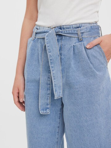 VERO MODA Wide leg Bandplooi jeans 'LESLEY' in Blauw