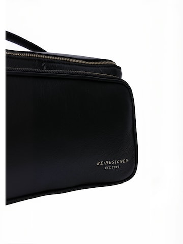 RE:DESIGNED Shopper ' Sally ' in Black: front