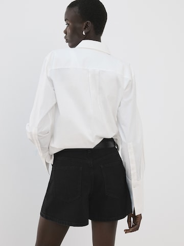 MANGO Regularen Hlače 'ZOEY' | črna barva