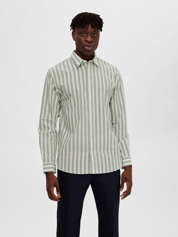 SELECTED HOMME - Ajuste estrecho Camisa de negocios en verde: frente