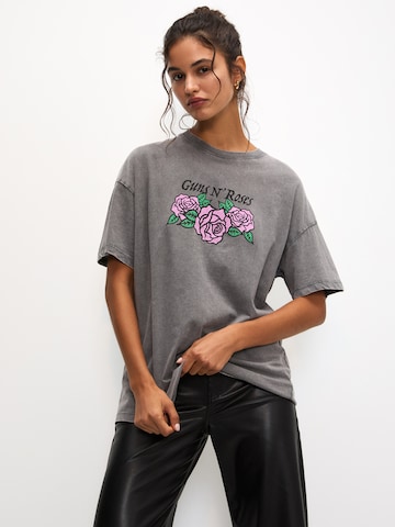 Pull&Bear Shirt in Grijs: voorkant