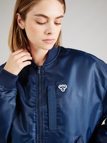 Hummel Sportsjakke 'Bee' i blå