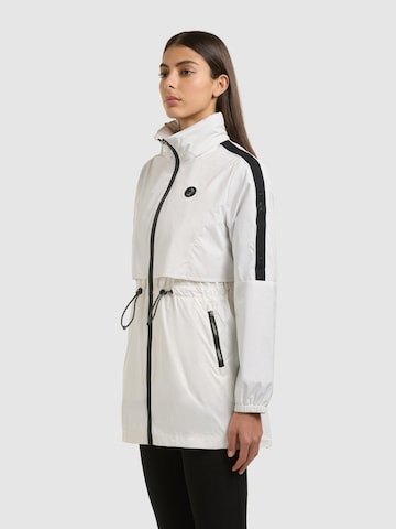 Cappotto funzionale 'Izza' di khujo in bianco