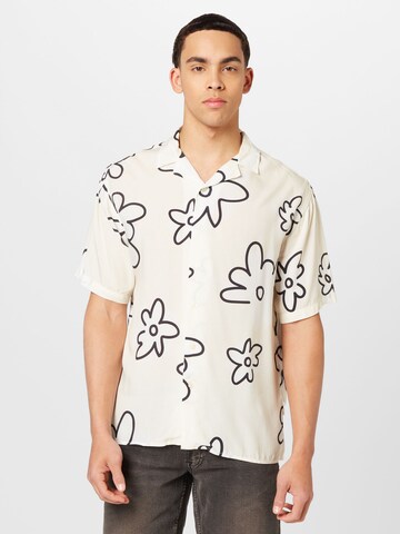 balta Redefined Rebel Standartinis modelis Marškiniai 'Remy': priekis