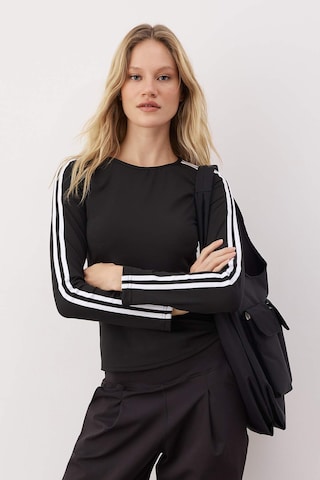 TrendyolBluza - crna boja: prednji dio
