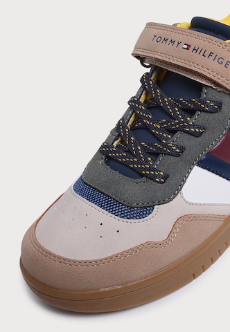 TOMMY HILFIGER Сникърси 'GLOVER' в бяло