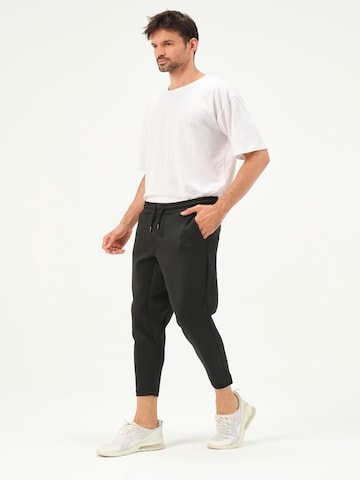 Effilé Pantalon C&City en noir