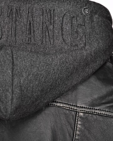 MUSTANG Between-season jacket ' 31021306 ' in Black