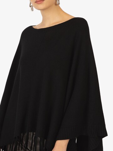 Kraimod Cape in Black