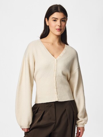 Cardigan 'PCSally' PIECES en beige : devant